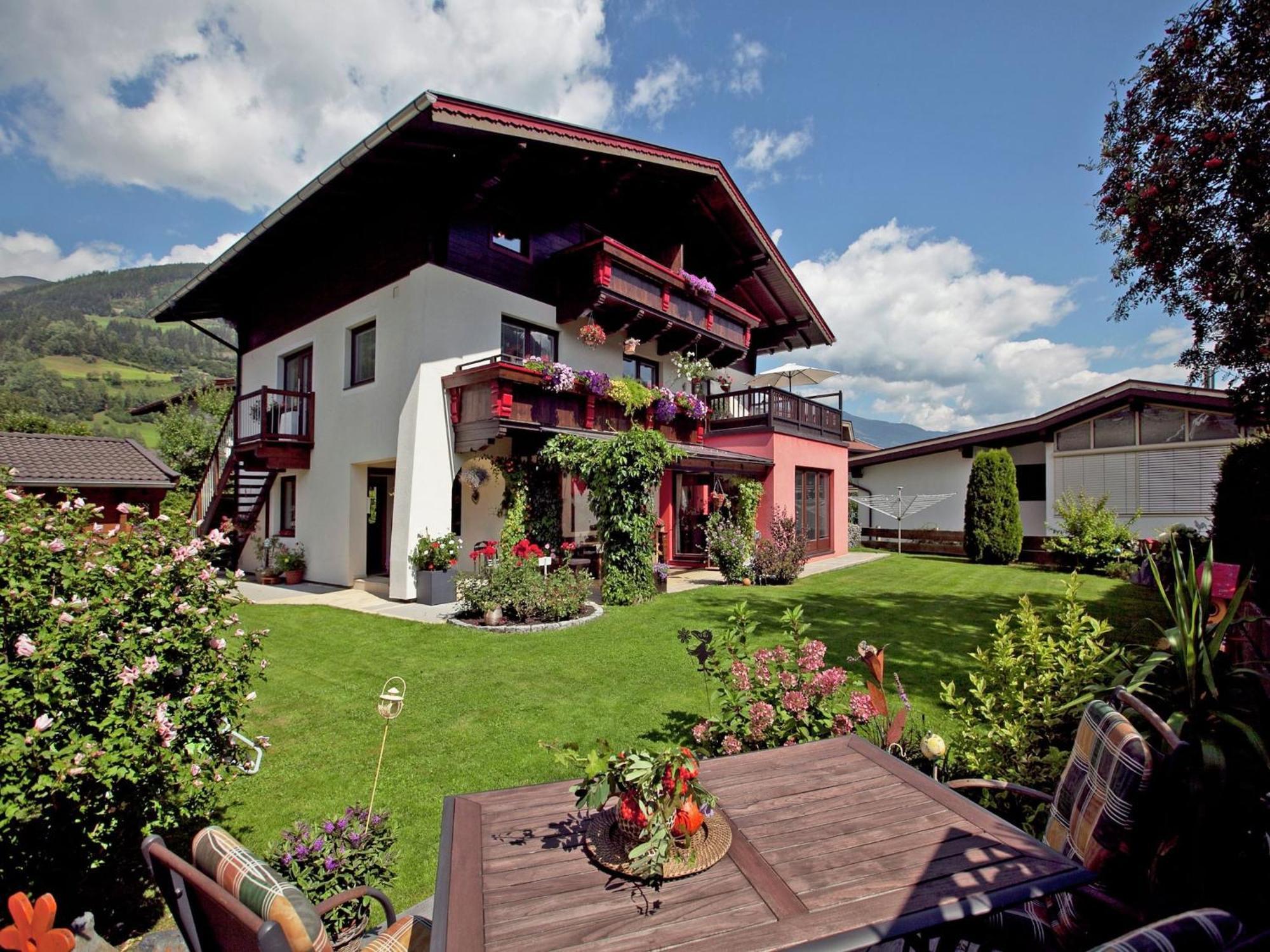 Apartment In Bramberg Am Wildkogel With Balcony エクステリア 写真